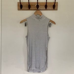 Turtle neck tank